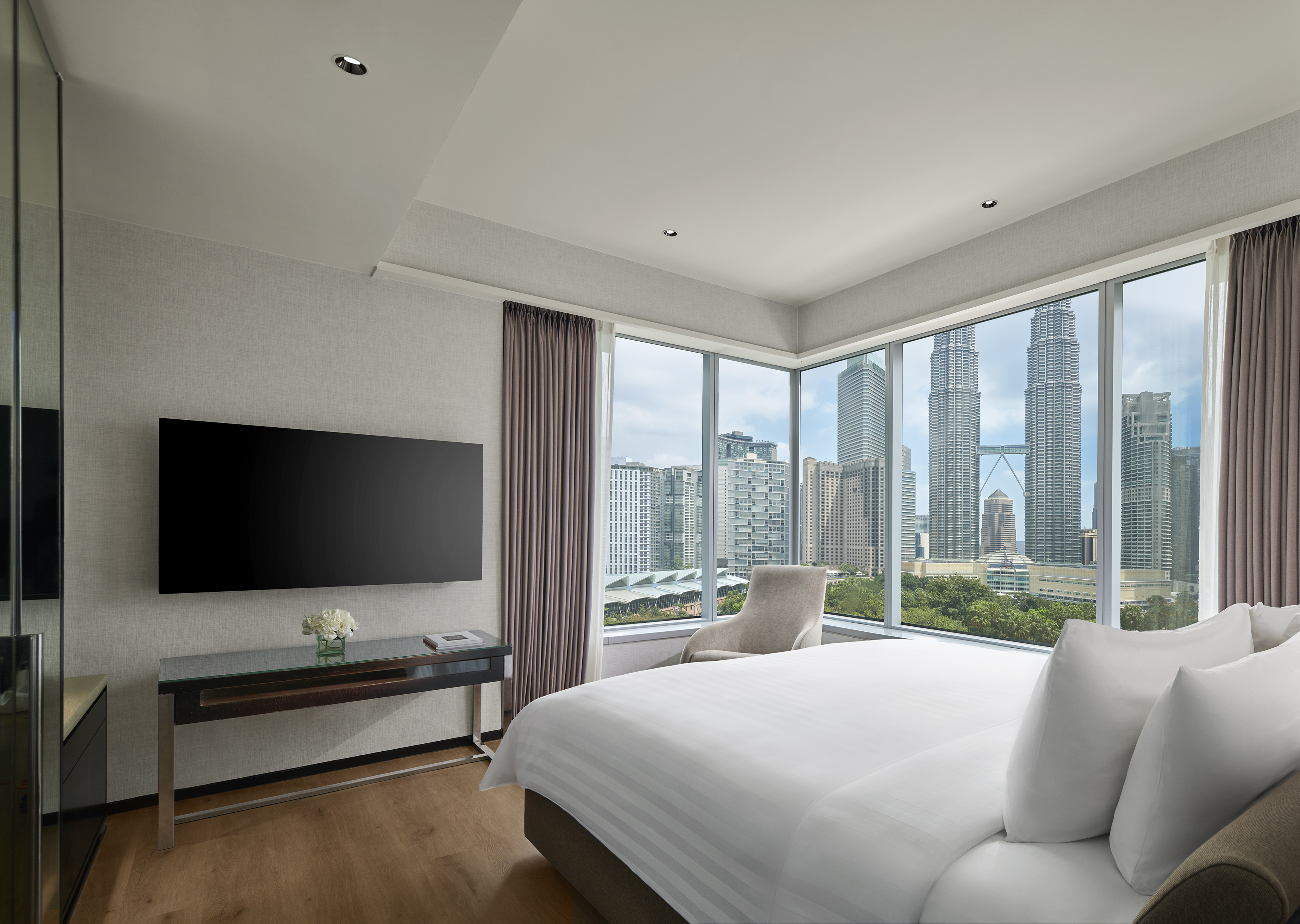 Suite, Twin Towers View