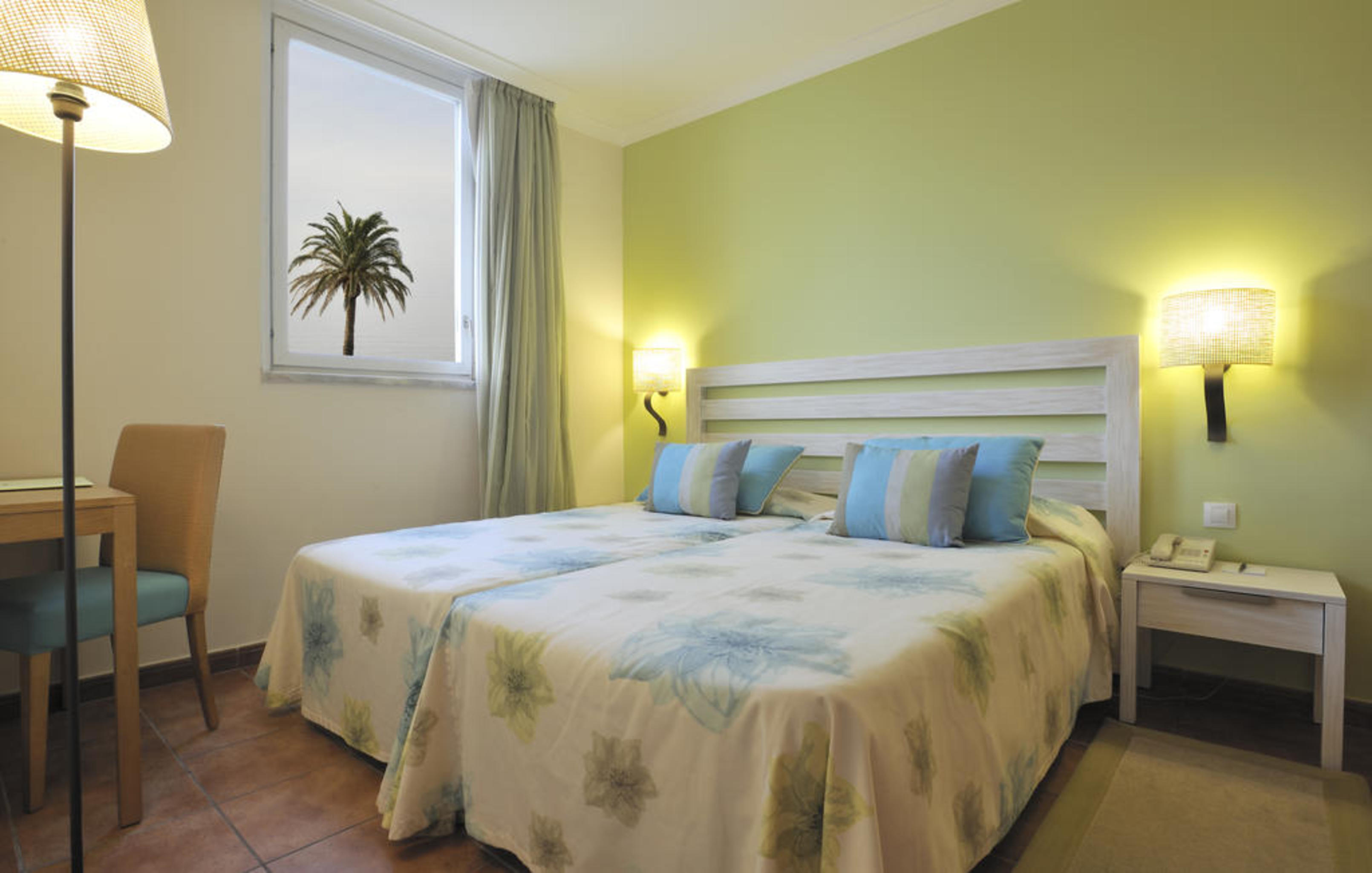 Deluxe, Side Sea View