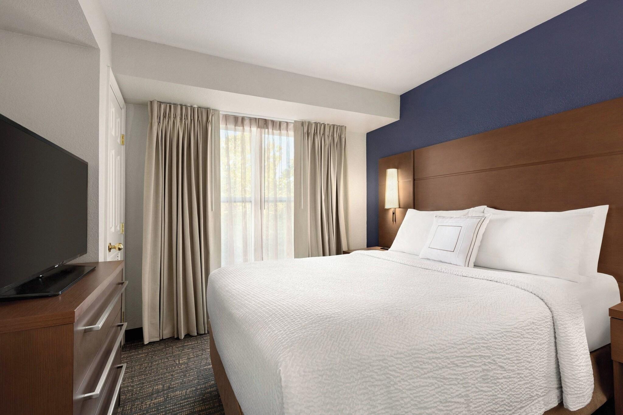 Suite, Queen Bed