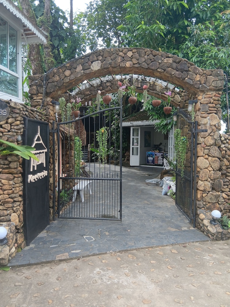 Keereeta Resort & Spa 4/36