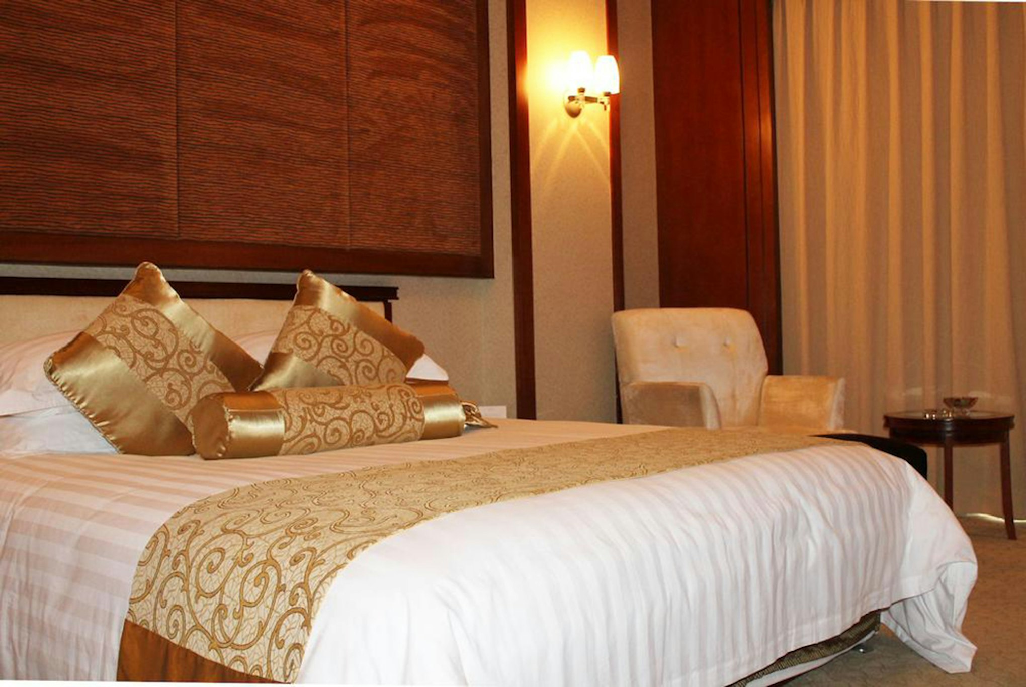 NEW CENTURY HOTEL NINGHAI 12/19