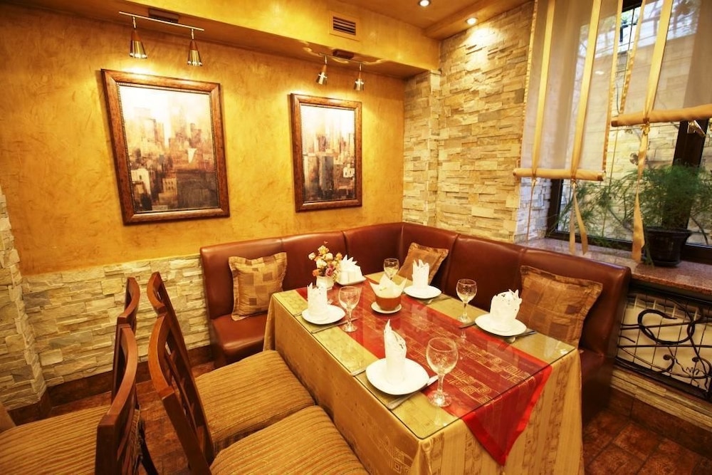 Uyut Hotel 64/69