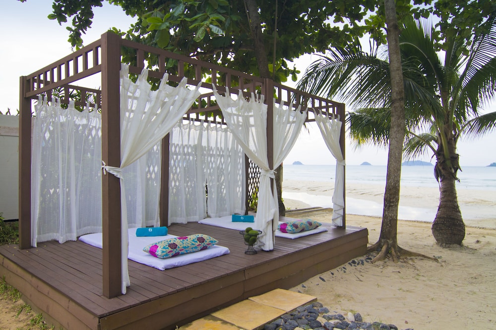 Barali Beach Resort 27/28