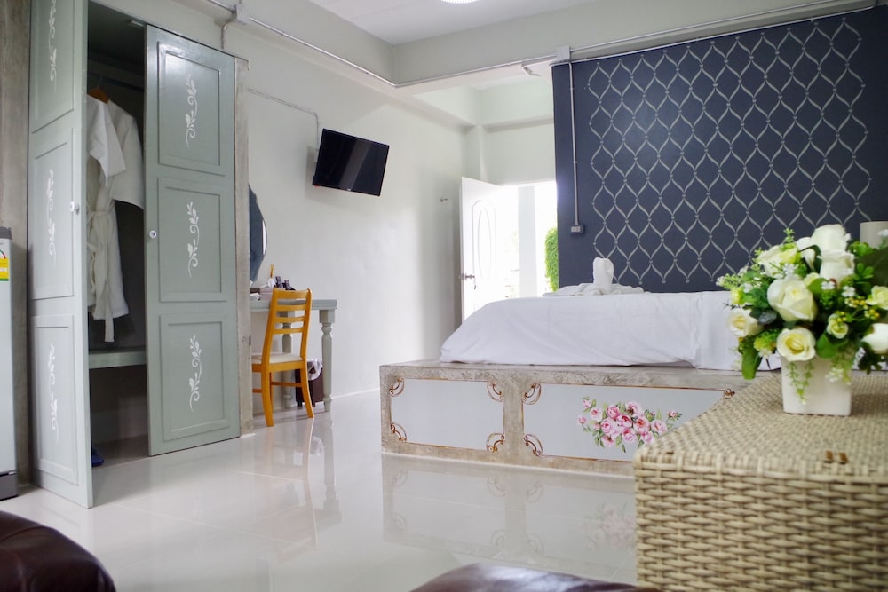 Phuket Nonnita Boutique Resort 16/69