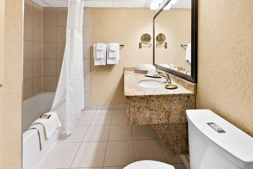 غرفة قياسية بسريرين مزدوجين، Best Western Plus Norwester Hotel and Conference Centre 8/8