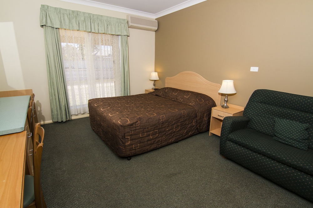Green Gables Motel 18/29