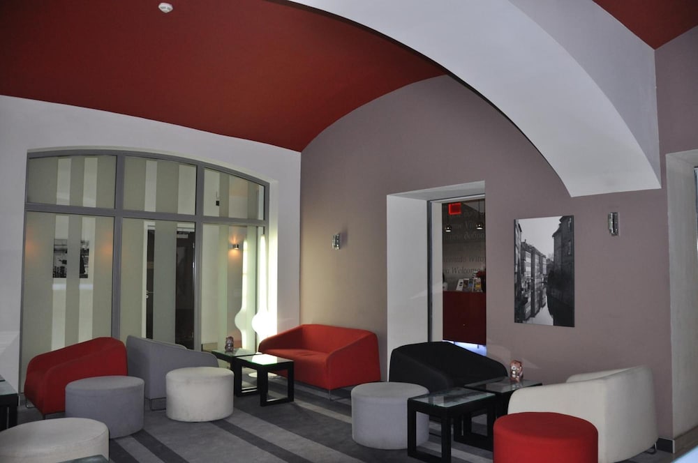 Red And Blue Design Hotel Prague 42/57
