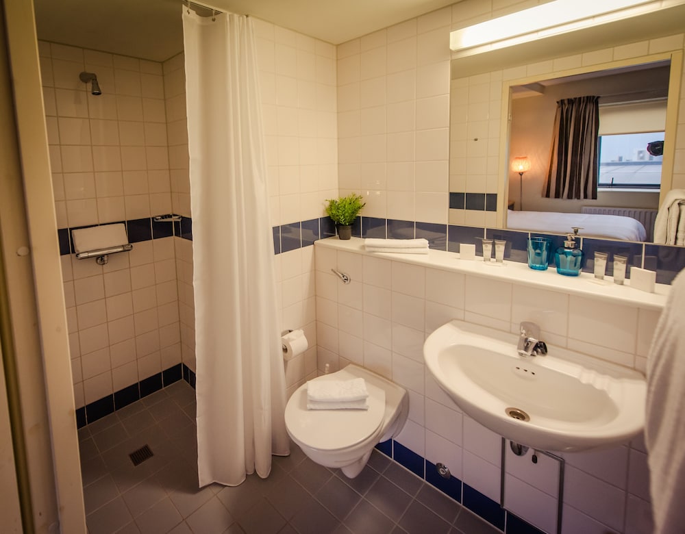 Dcu Rooms At All Hallows College 12/40