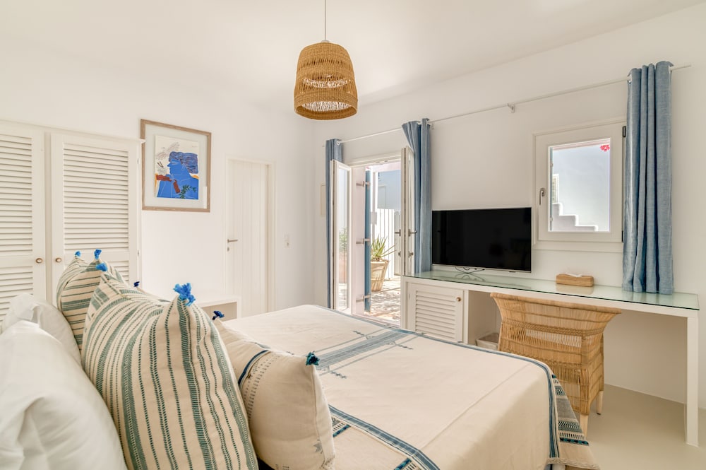 غرفة بسرير مزدوج بشرفة، Villa Bellonia 2/3