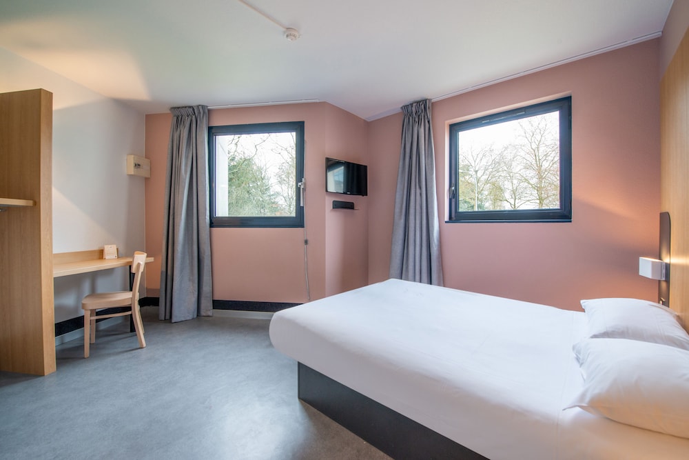 Room at B&B Hotel Cholet Sud, CHOLET