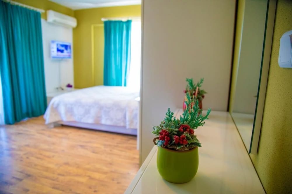 Alacati Private Hotel - Adults Only 7/17