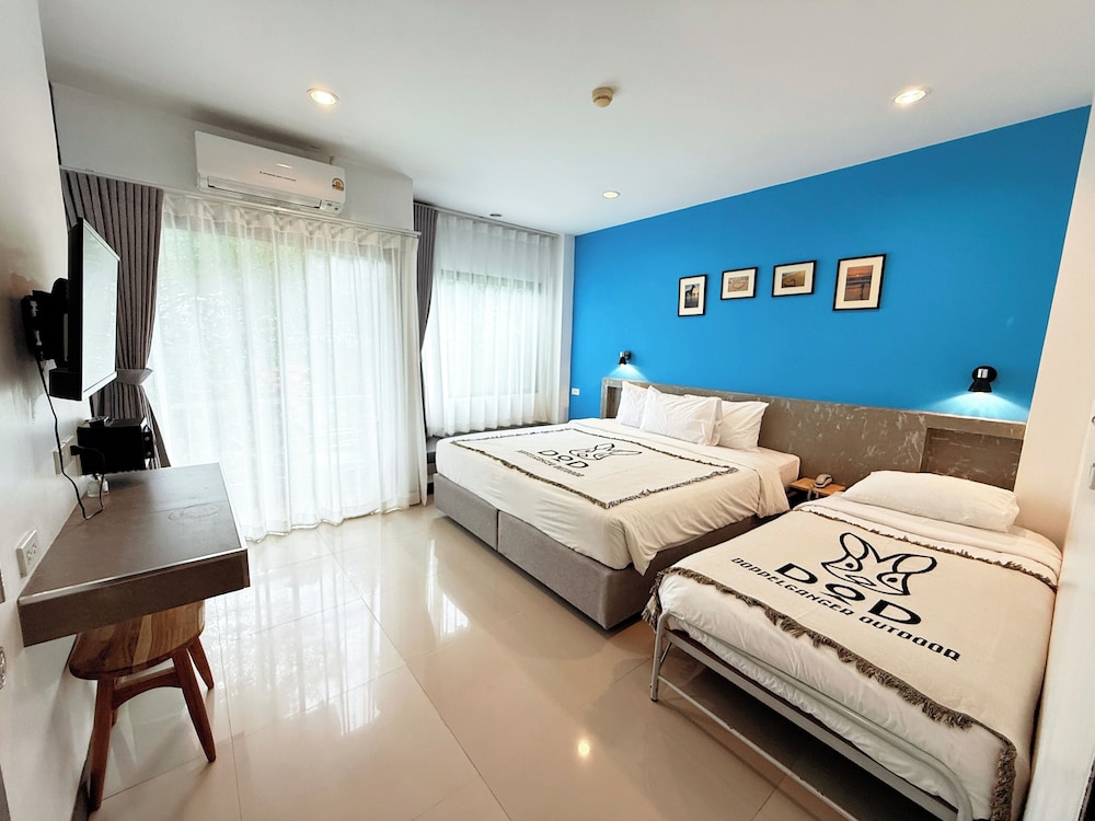 ROOM, TRIPLE