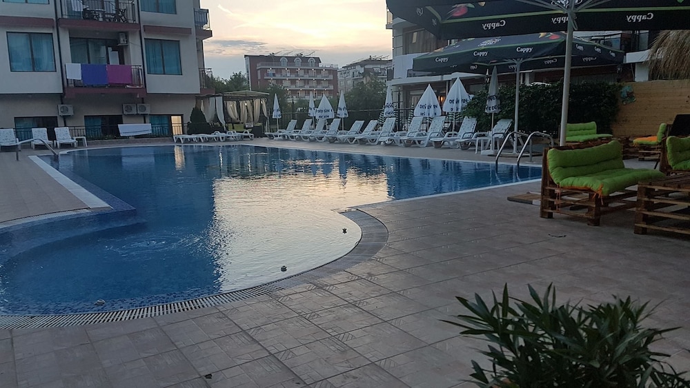 Salena Beach Hotel 45/50