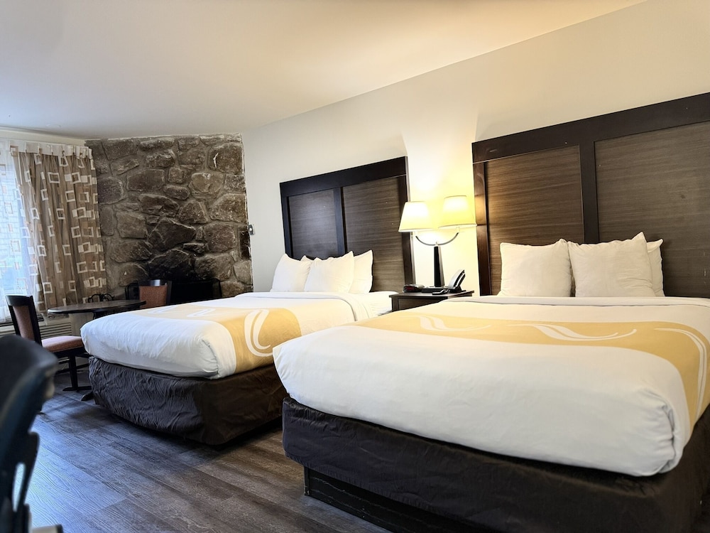 Room, 2 Queen Beds, Pool Side