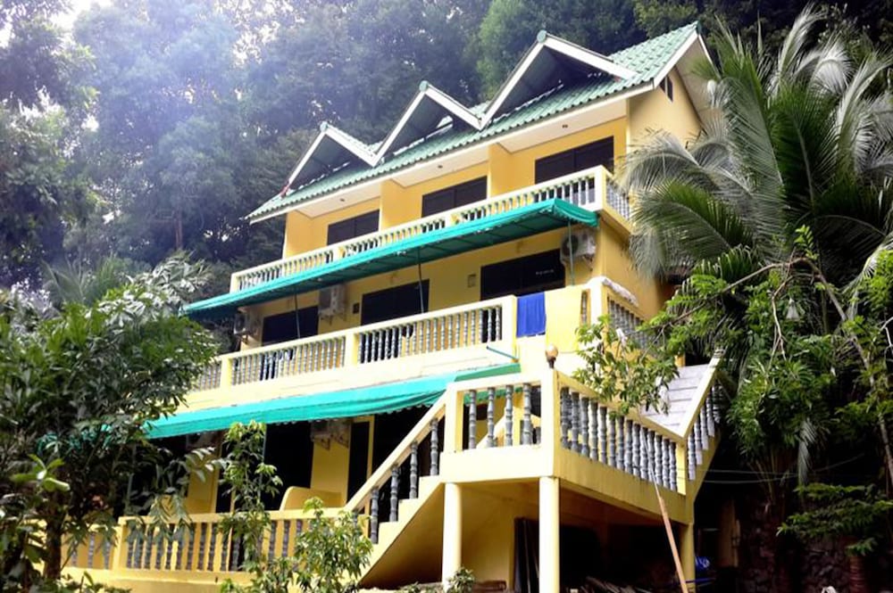 Island Lodge 2/64