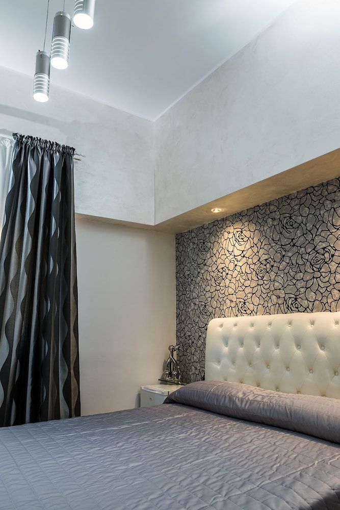 Ariston Suite 22/69