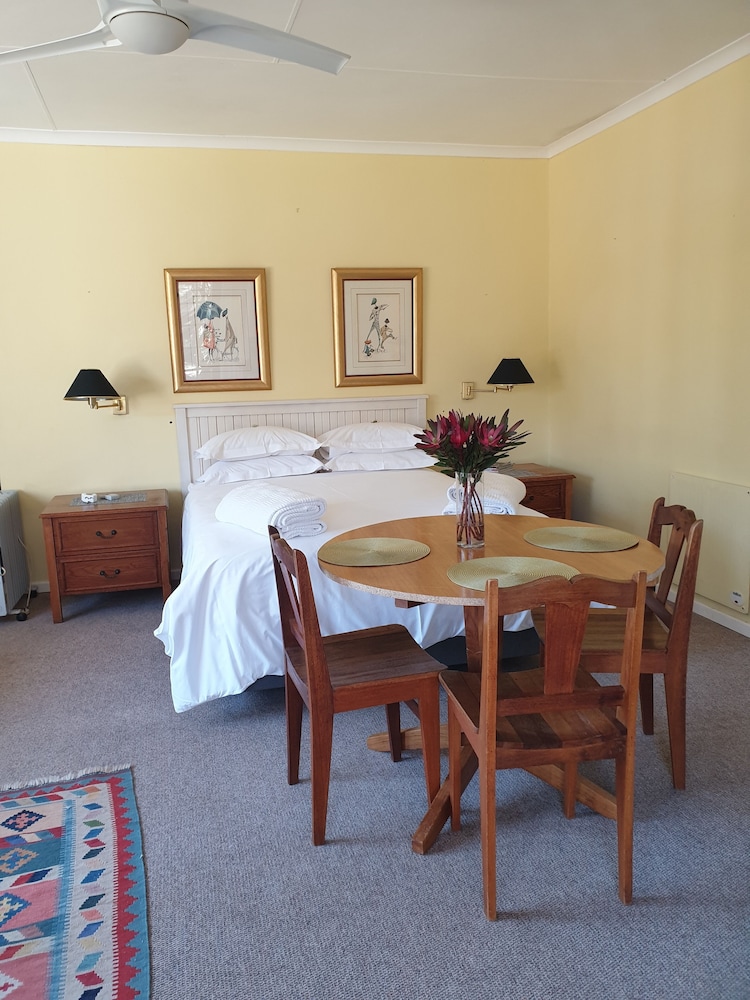 Springfontein Guest House 12/36