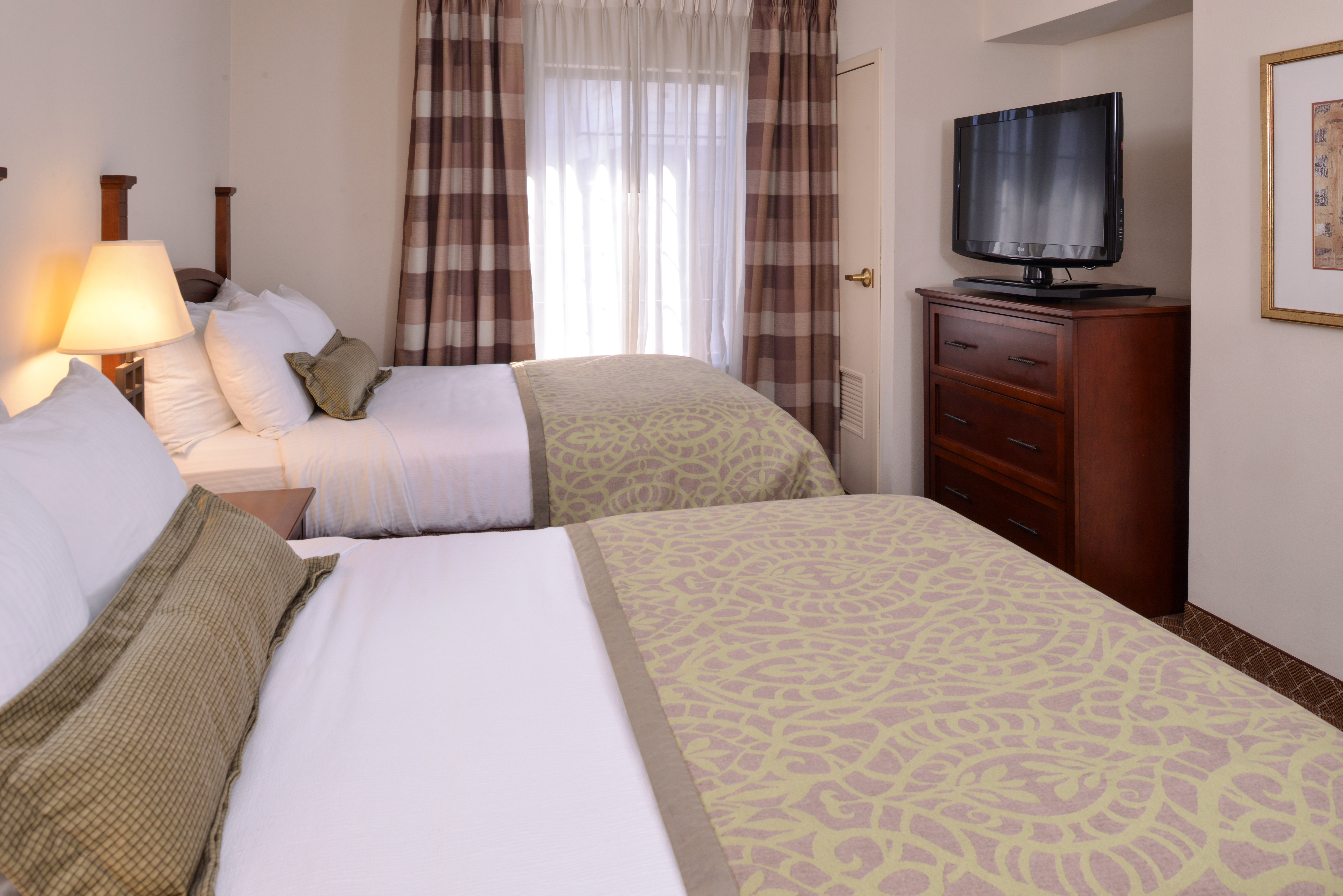 Staybridge Suites Indianapolis Airport 19/70