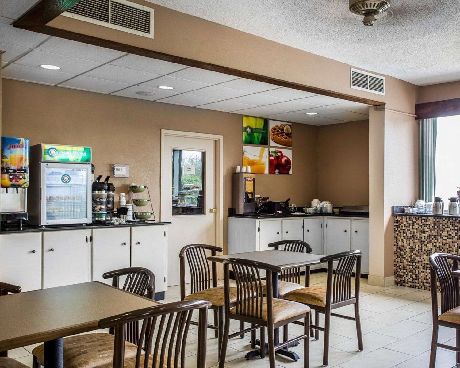 restaurant cafeteria