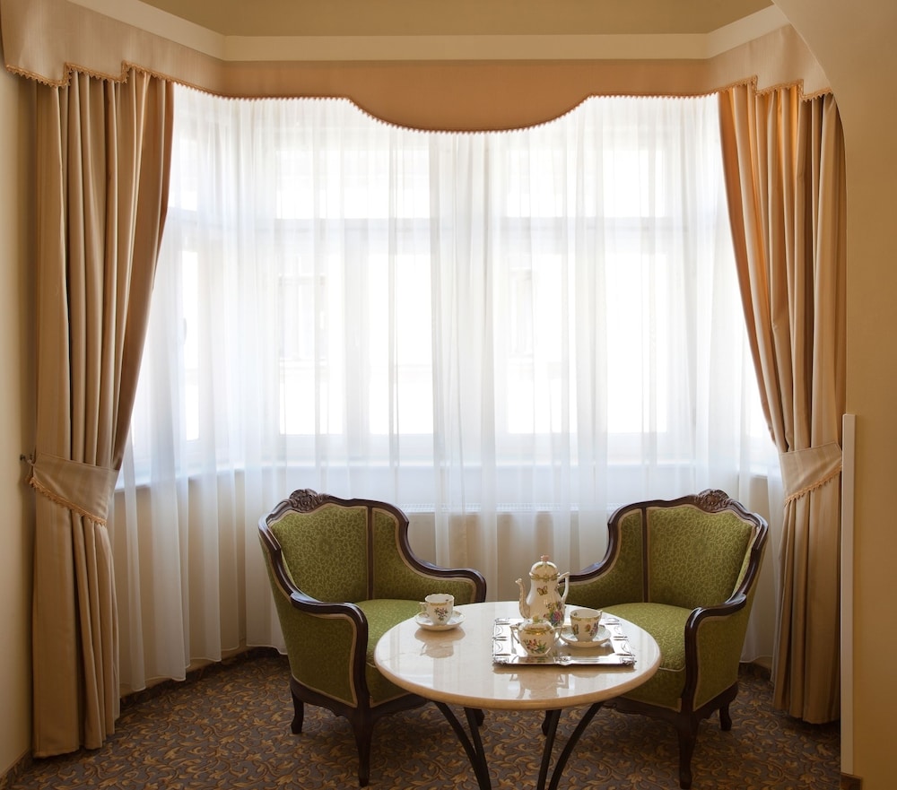 Barokk Hotel Promenad Gyor 18/24
