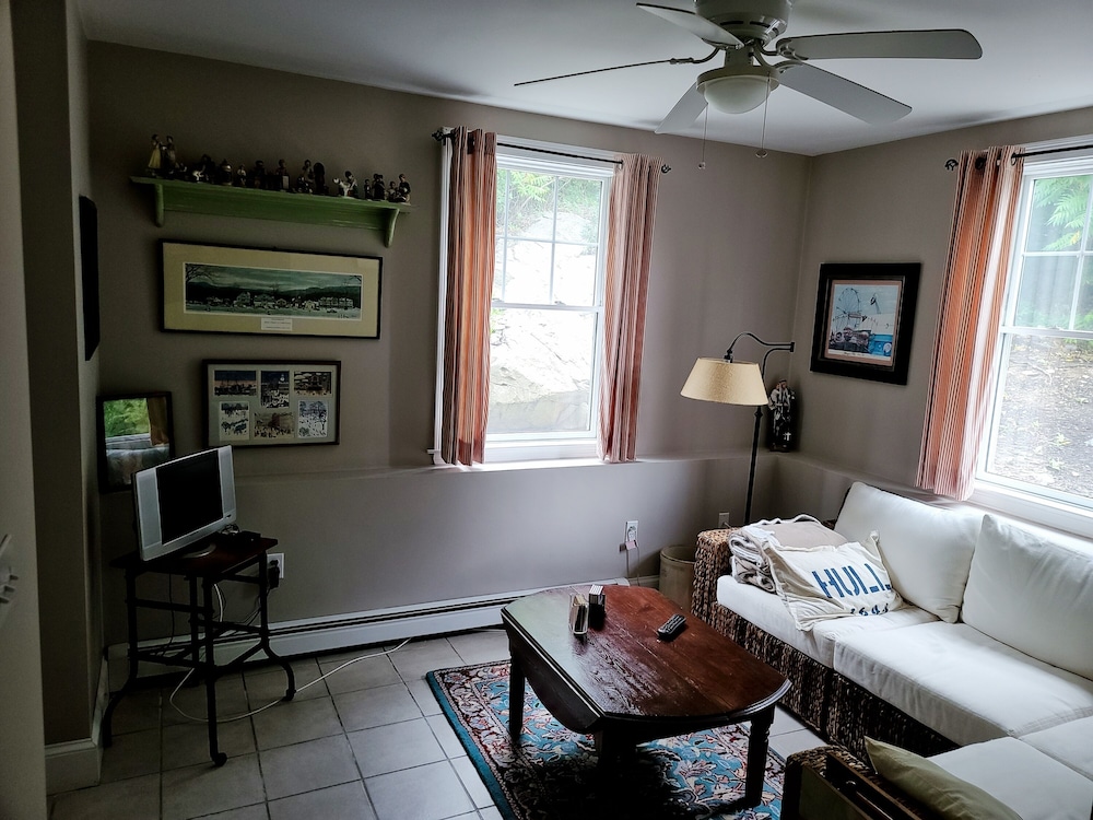Josephine's Bed &amp; Breakfast 24/38
