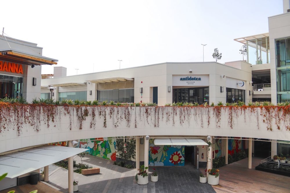 Hotel Palacio Azteca Tijuana, Trademark by Wyndham 8/71