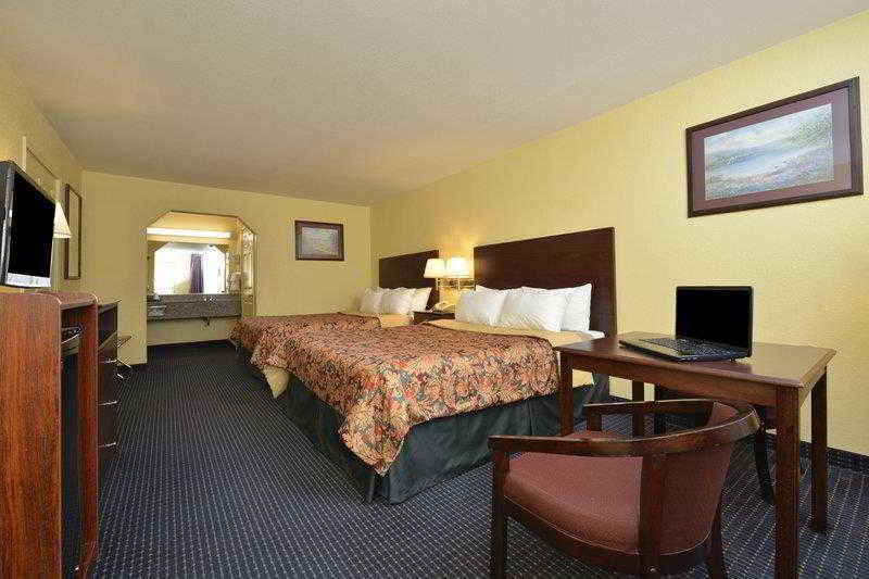 Best Western Gun Barrel City Inn 19/27