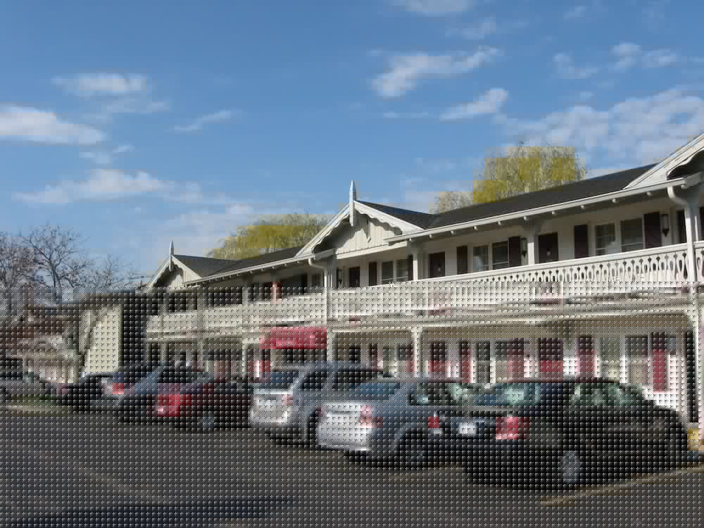 Chalet Motel Mequon 3/36
