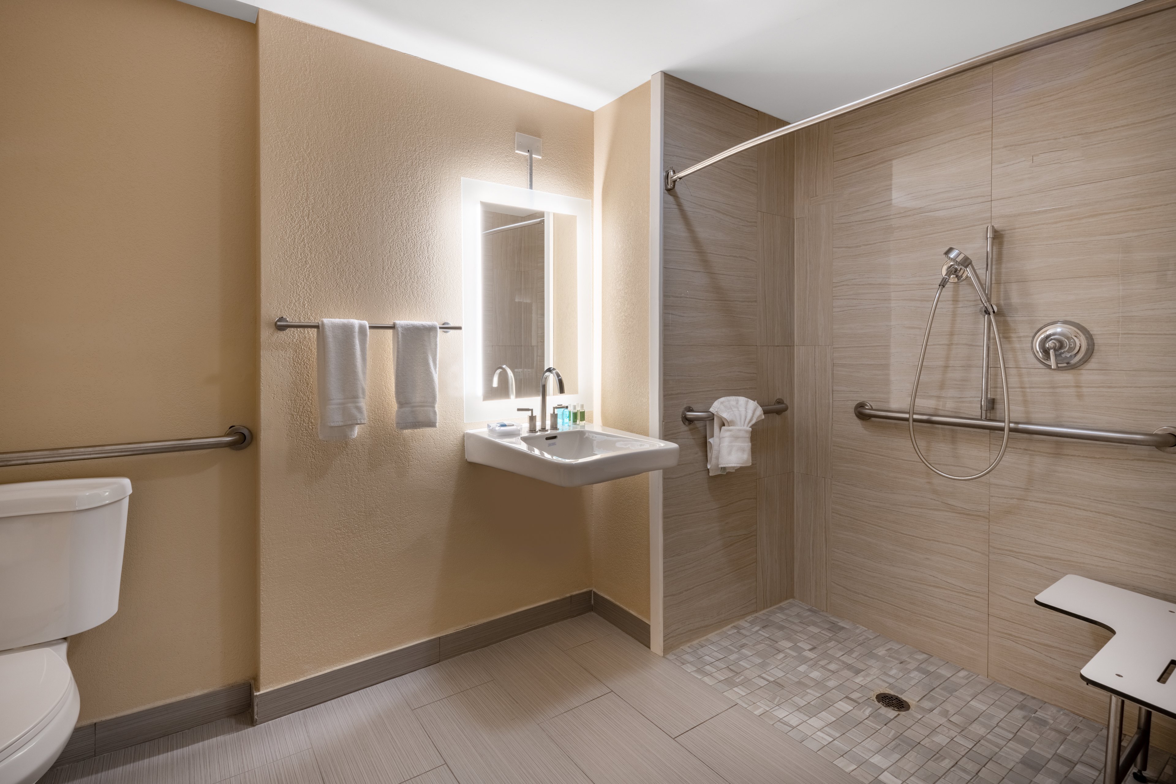 Holiday Inn Poughkeepsie 28/29