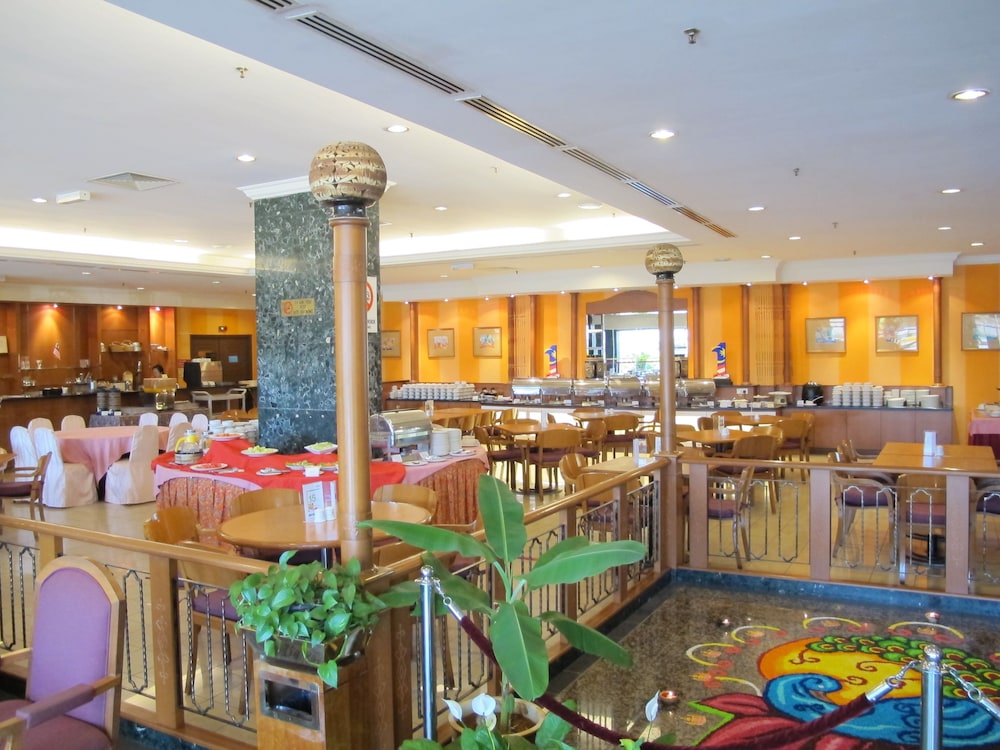 HOTEL GRAND CONTINENTAL KUCHING 77/89