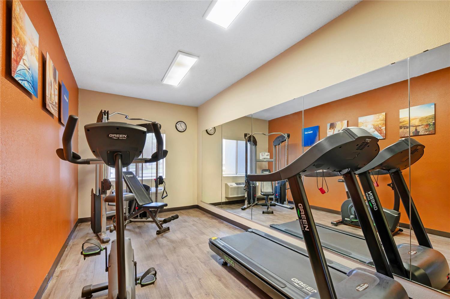 Comfort Inn & Suites North Greenfield 11/21