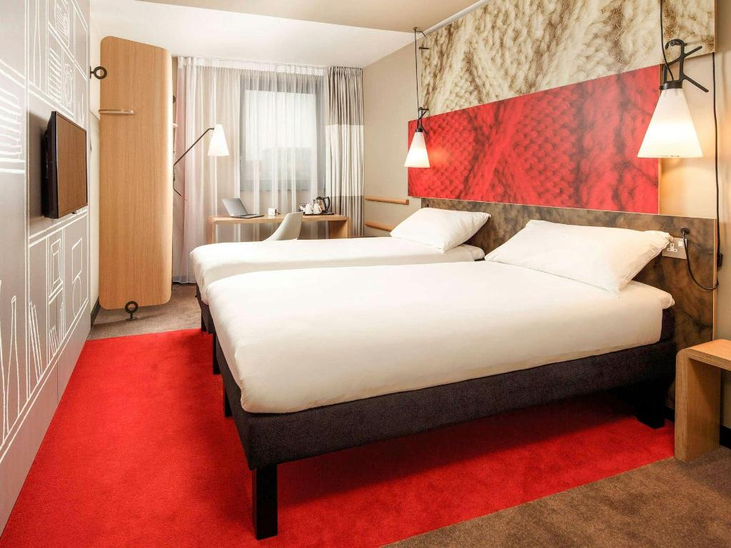 PREMIUM, DOUBLE BED, RIVERSIDE