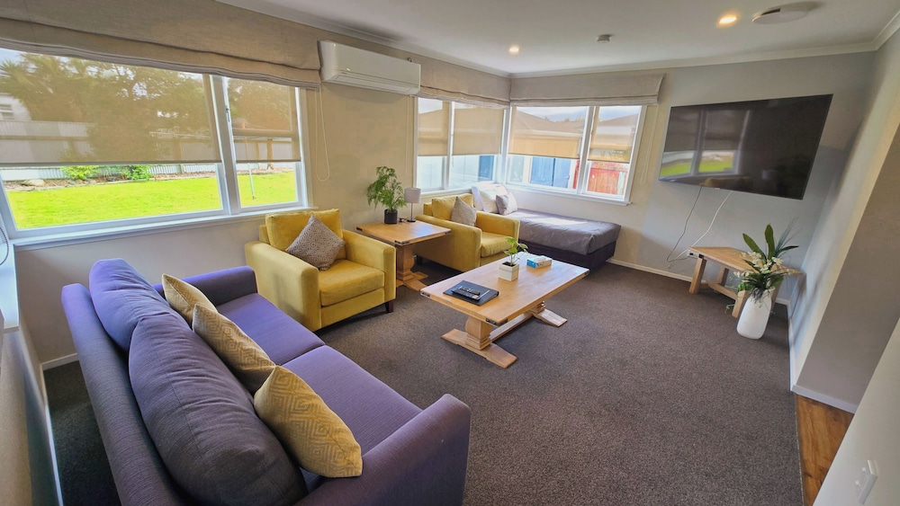 Carramar Motor Inn 42/64