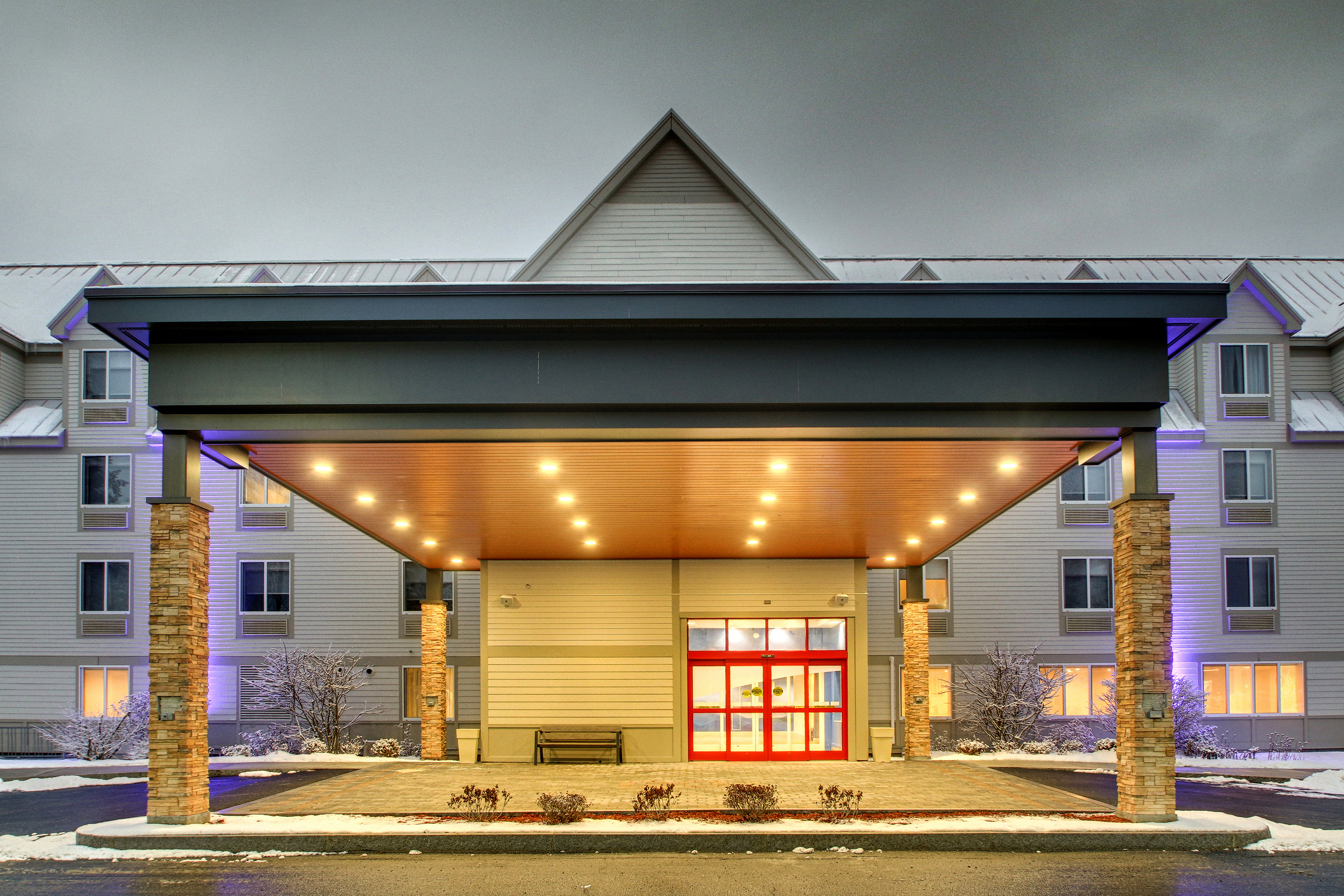 Holiday Inn Express & Suites Lincoln East - White Mountains 1/47