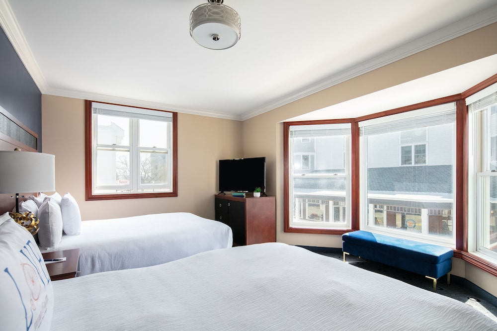 Collection, Guest Room, 2 Queen Beds, Water Front, Main Building