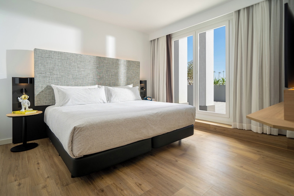 Condo, Madrid, King Bed