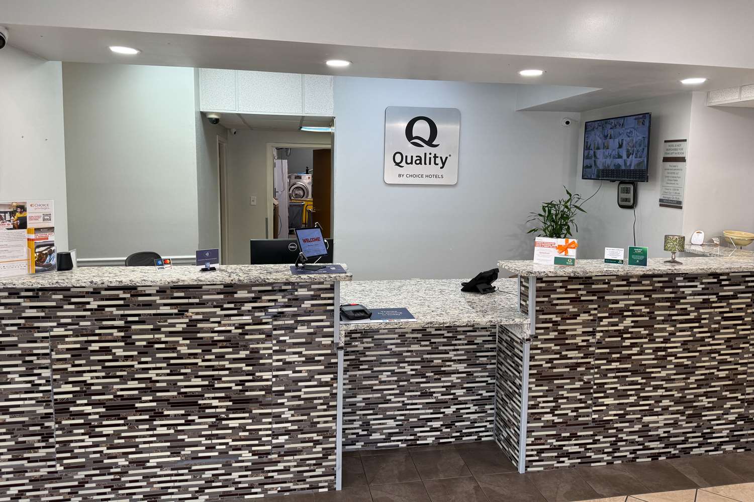 Quality Inn & Suites Biloxi - Ocean Springs 9/25