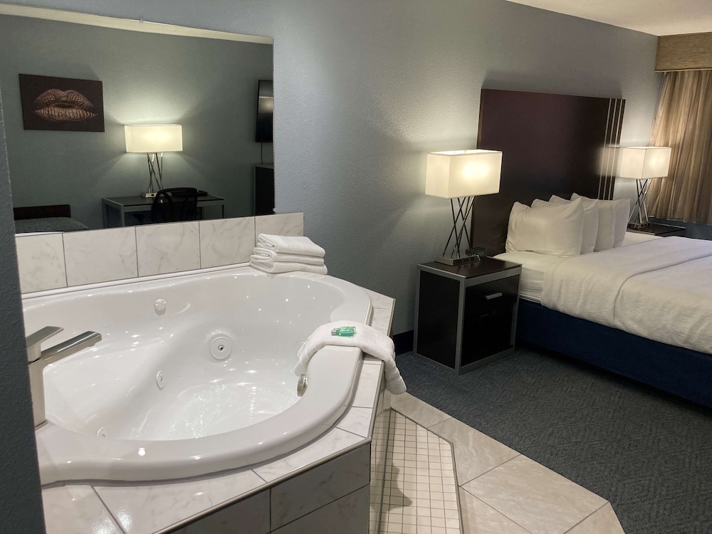 Best Western Plus Reading Inn & Suites 4/37