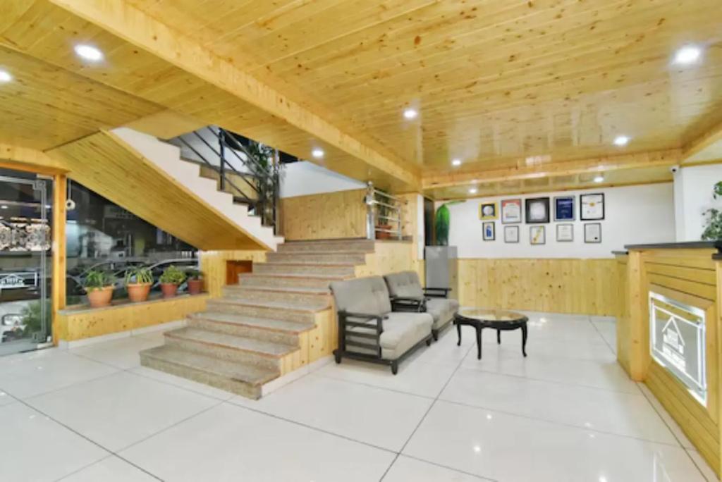 HOTEL HIMGIRI 8/50
