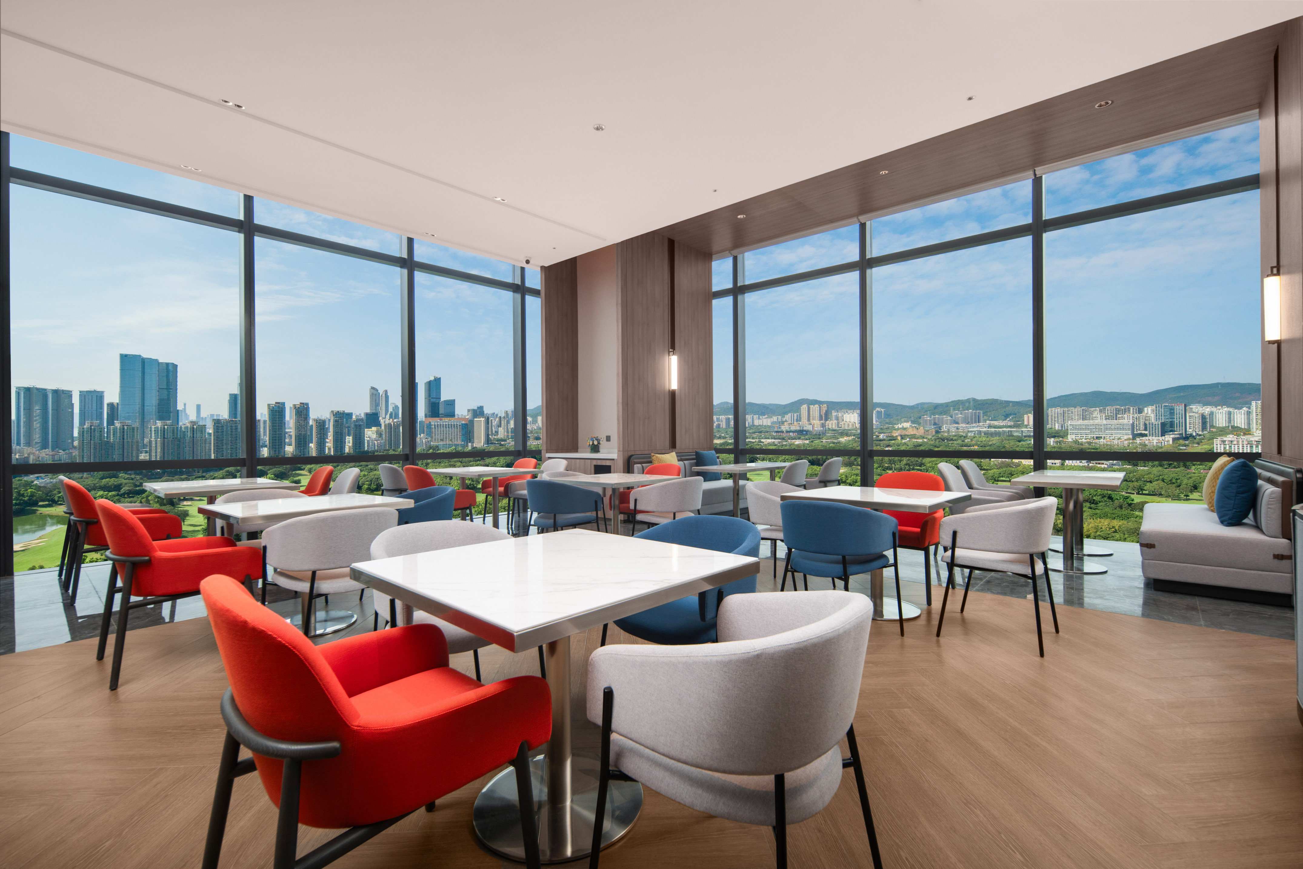 Holiday Inn Express Shenzhen Futian Center 44/63