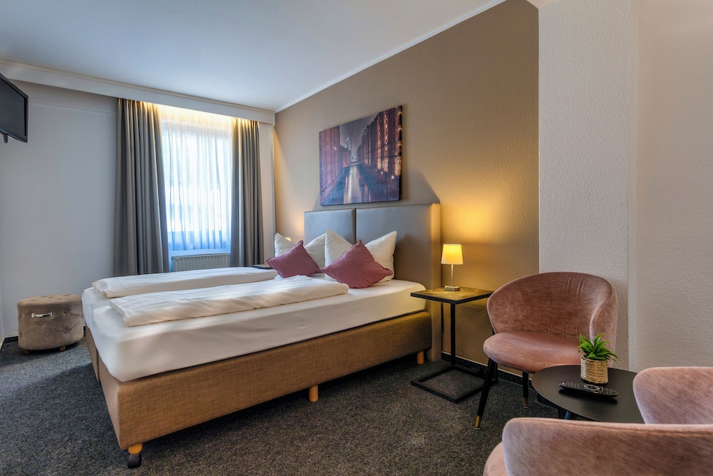 COMFORT, DOUBLE BED, COURTYARD VIEW