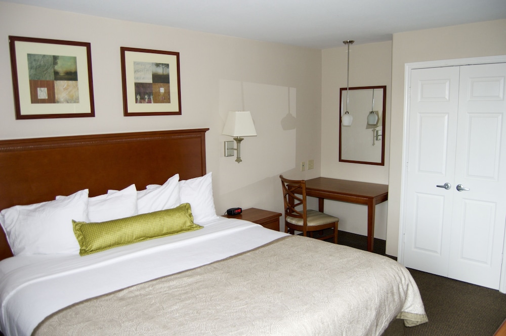 Candlewood Suites Victoria 15/66