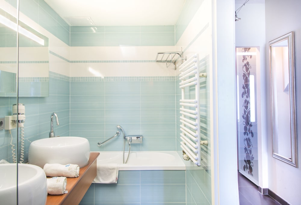 Echo Residence All Suite Hotel 45/50