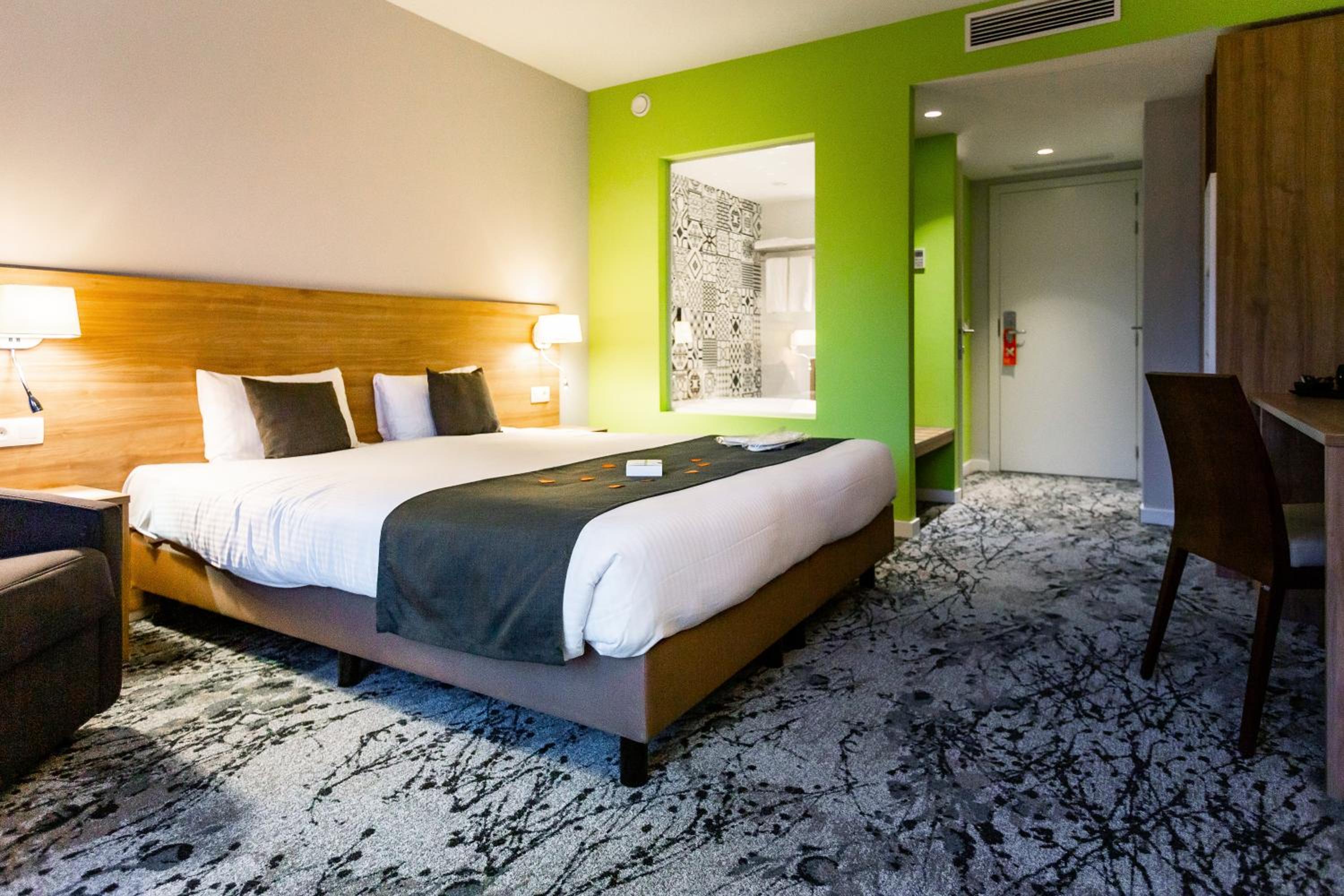 junior suite, Utopia Hotel 2/7