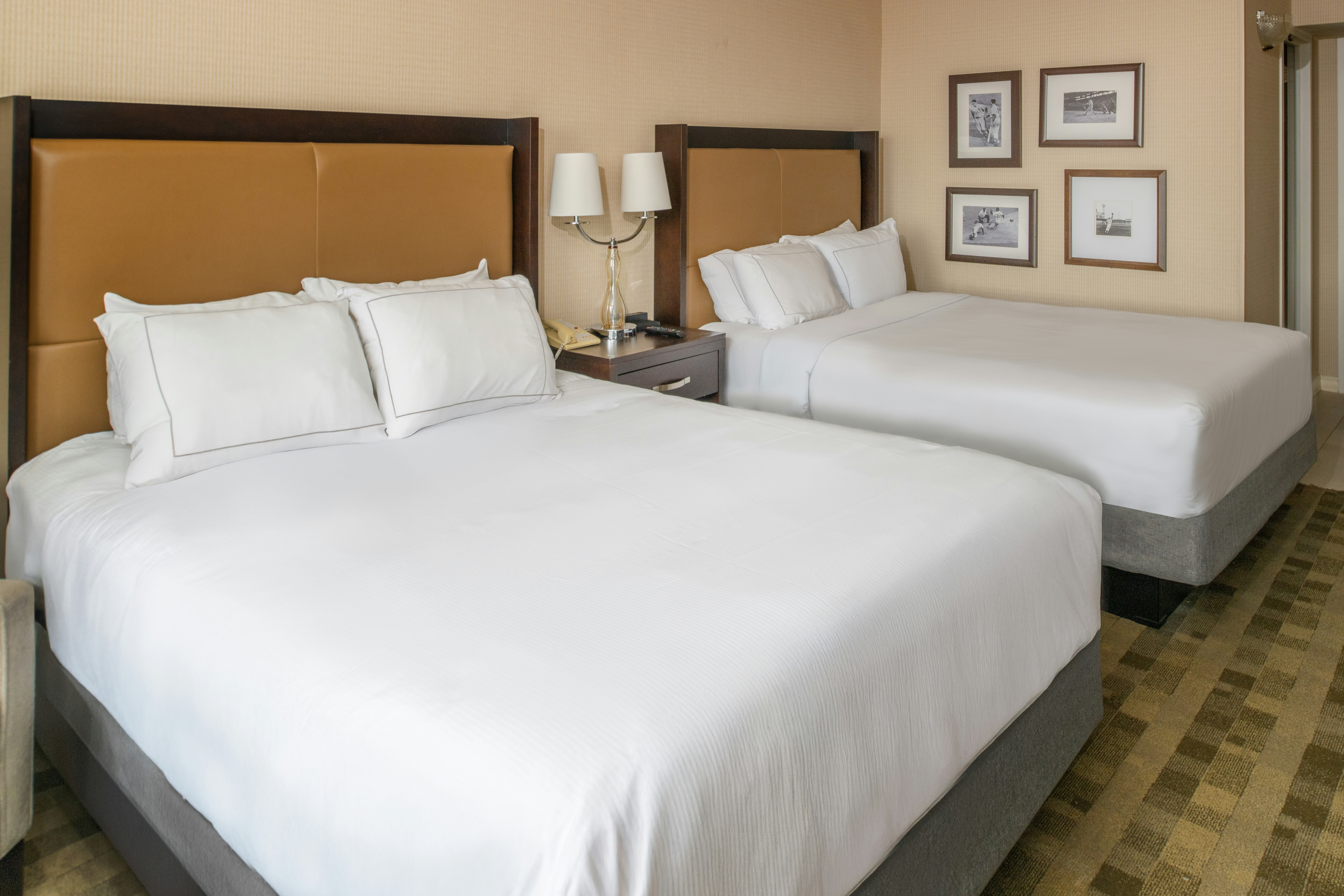 room, 2 queen beds, city view