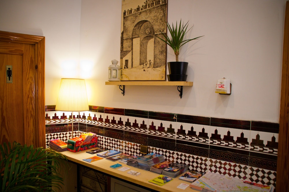 Hostal La Muralla 5/48
