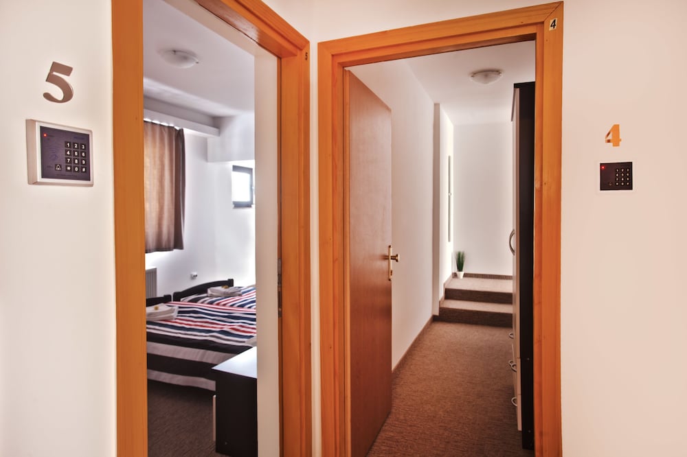 London Rooms Zagreb Airport 48/48
