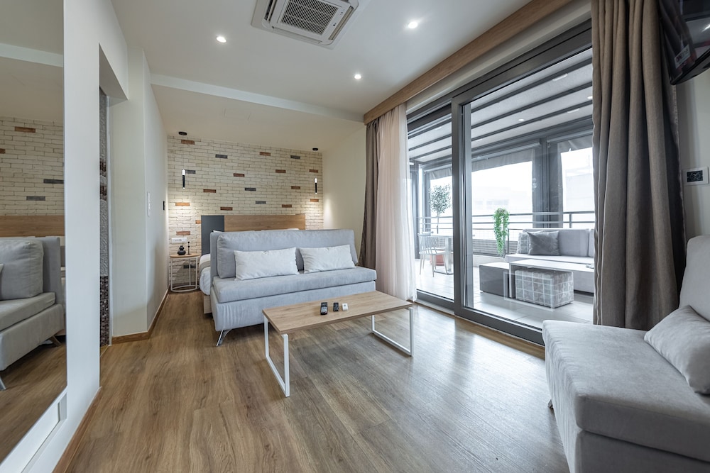 SENIOR, DOUBLE BED, CITY VIEW, SAUNA