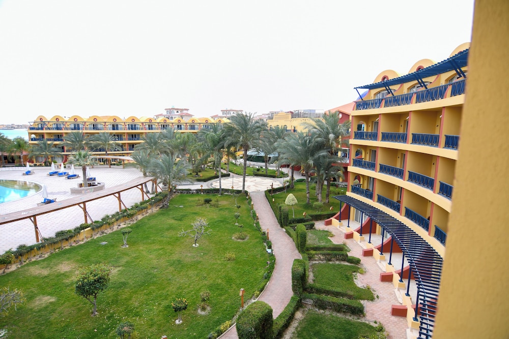 Carols Beau Rivage Matrouh 2/98