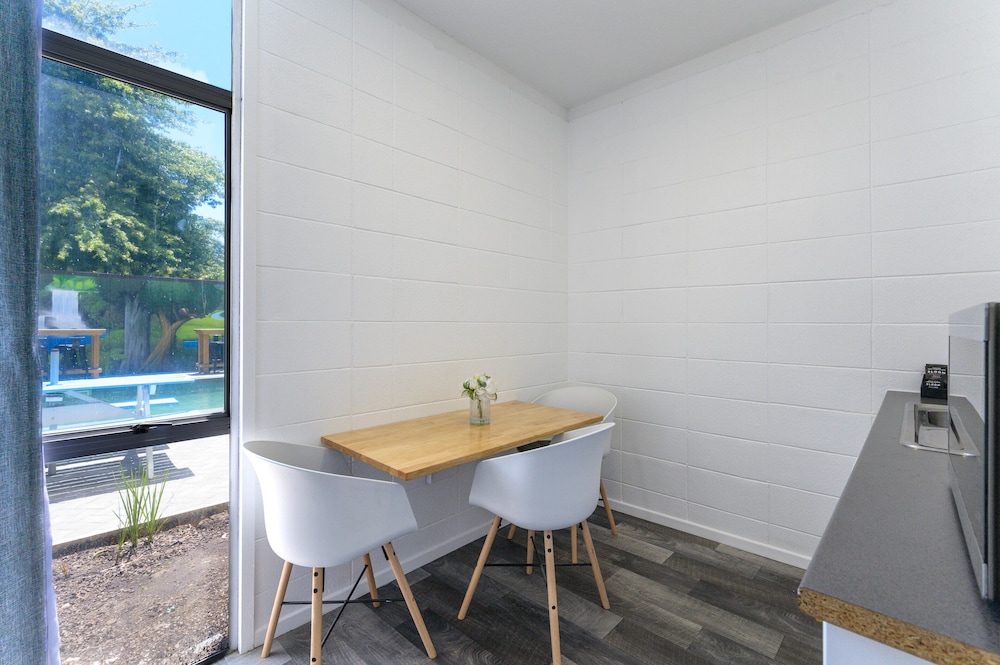 Urban Lounge Sleepery Rotorua, SureStay Collection by BW 49/63